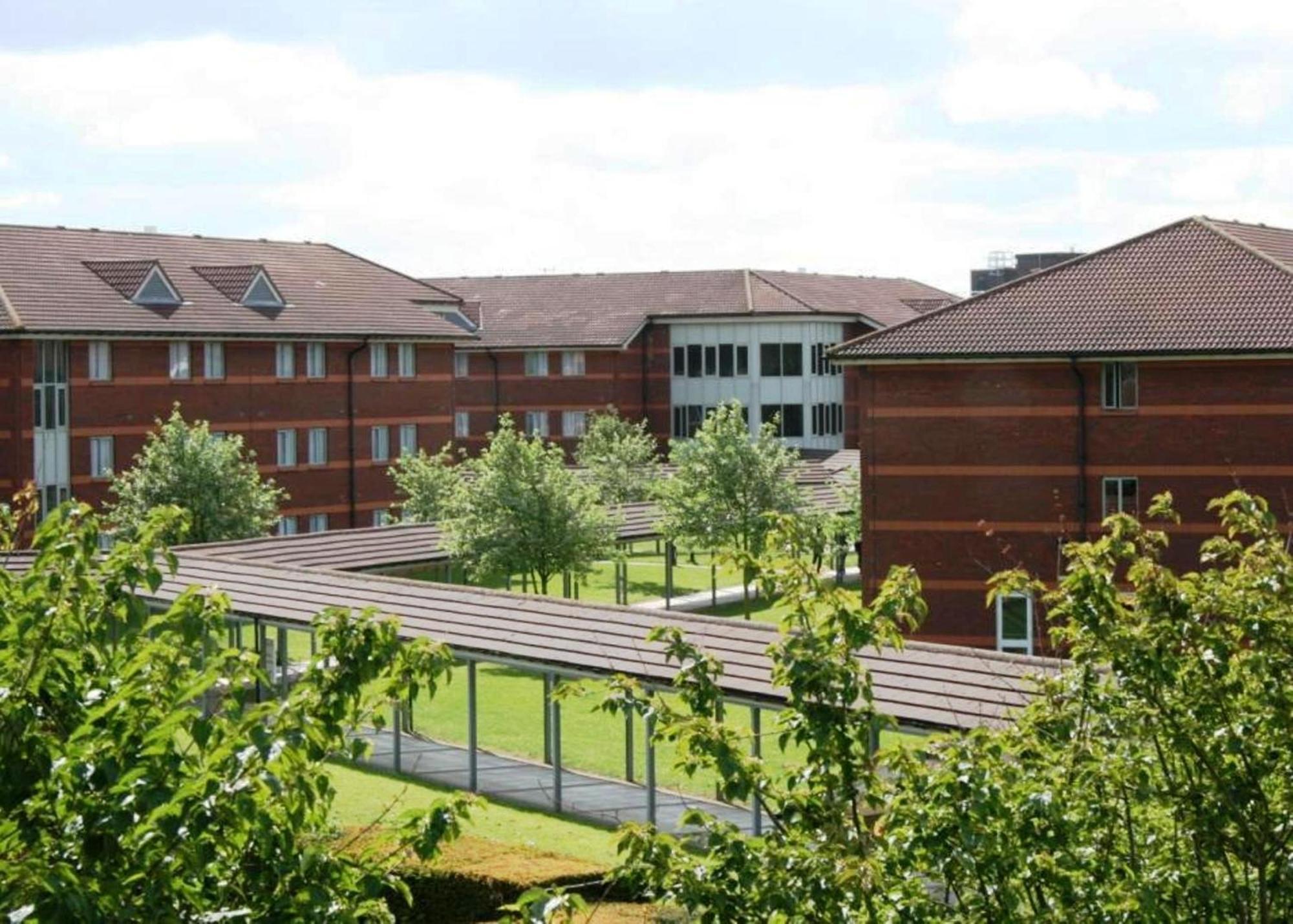Yarnfield Park Training And Conference Centre 호텔 스톤 외부 사진