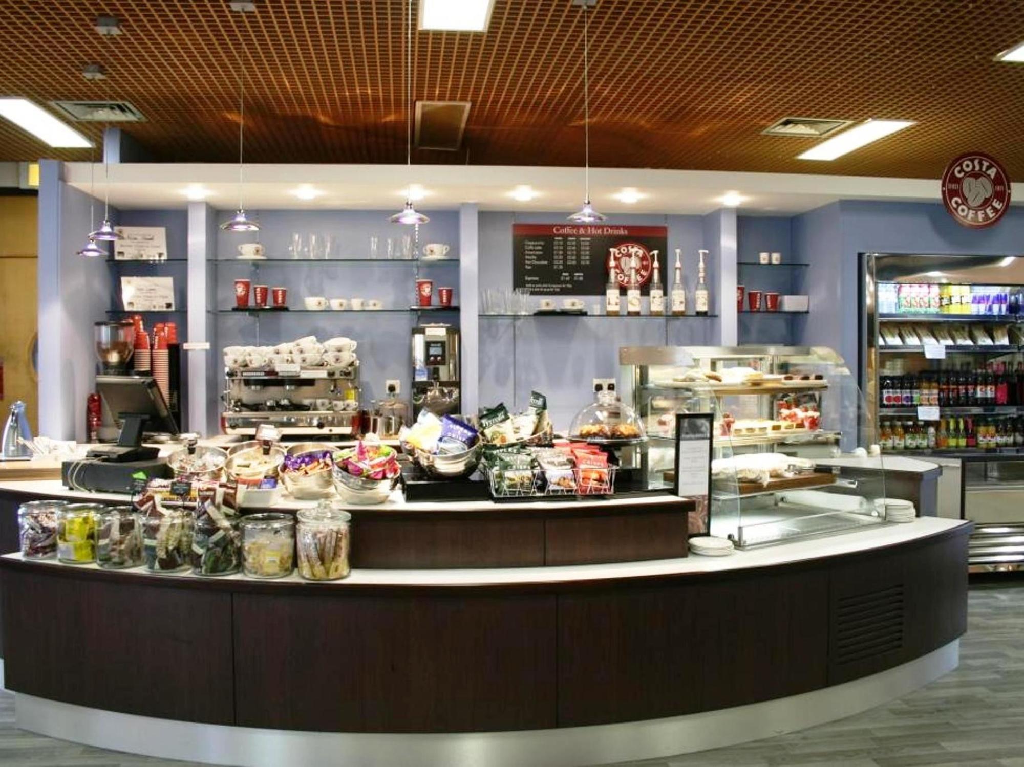 Yarnfield Park Training And Conference Centre 호텔 스톤 외부 사진