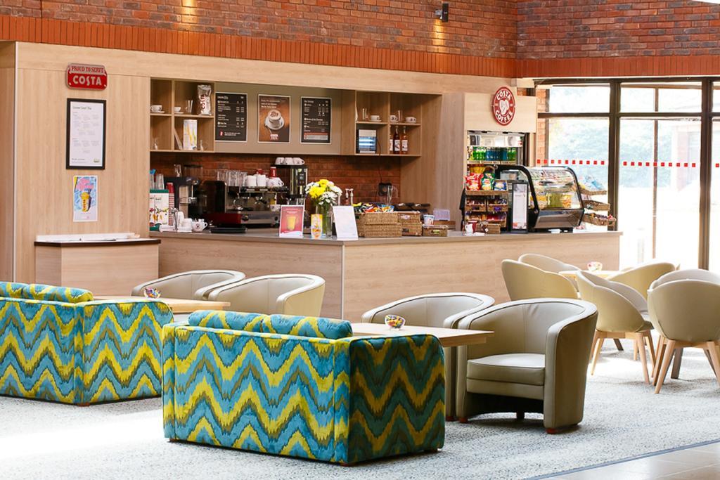 Yarnfield Park Training And Conference Centre 호텔 스톤 외부 사진