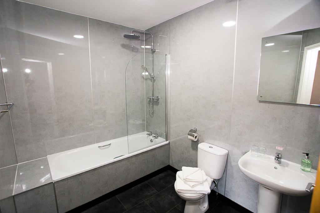 Yarnfield Park Training And Conference Centre 호텔 스톤 외부 사진