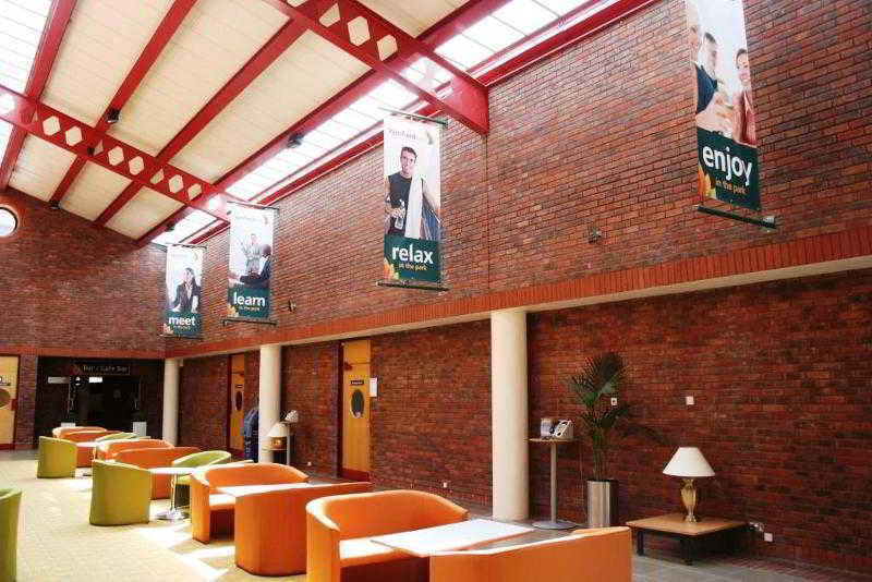 Yarnfield Park Training And Conference Centre 호텔 스톤 외부 사진