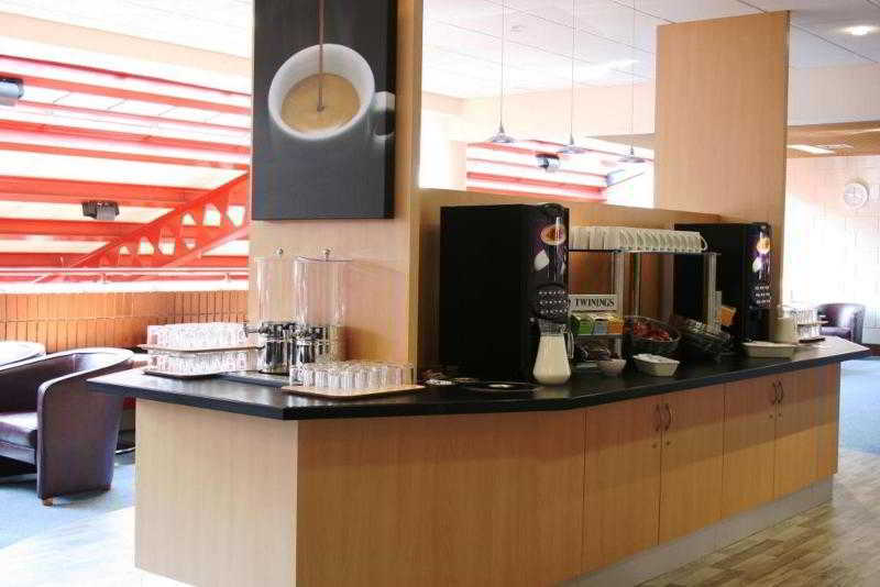 Yarnfield Park Training And Conference Centre 호텔 스톤 외부 사진