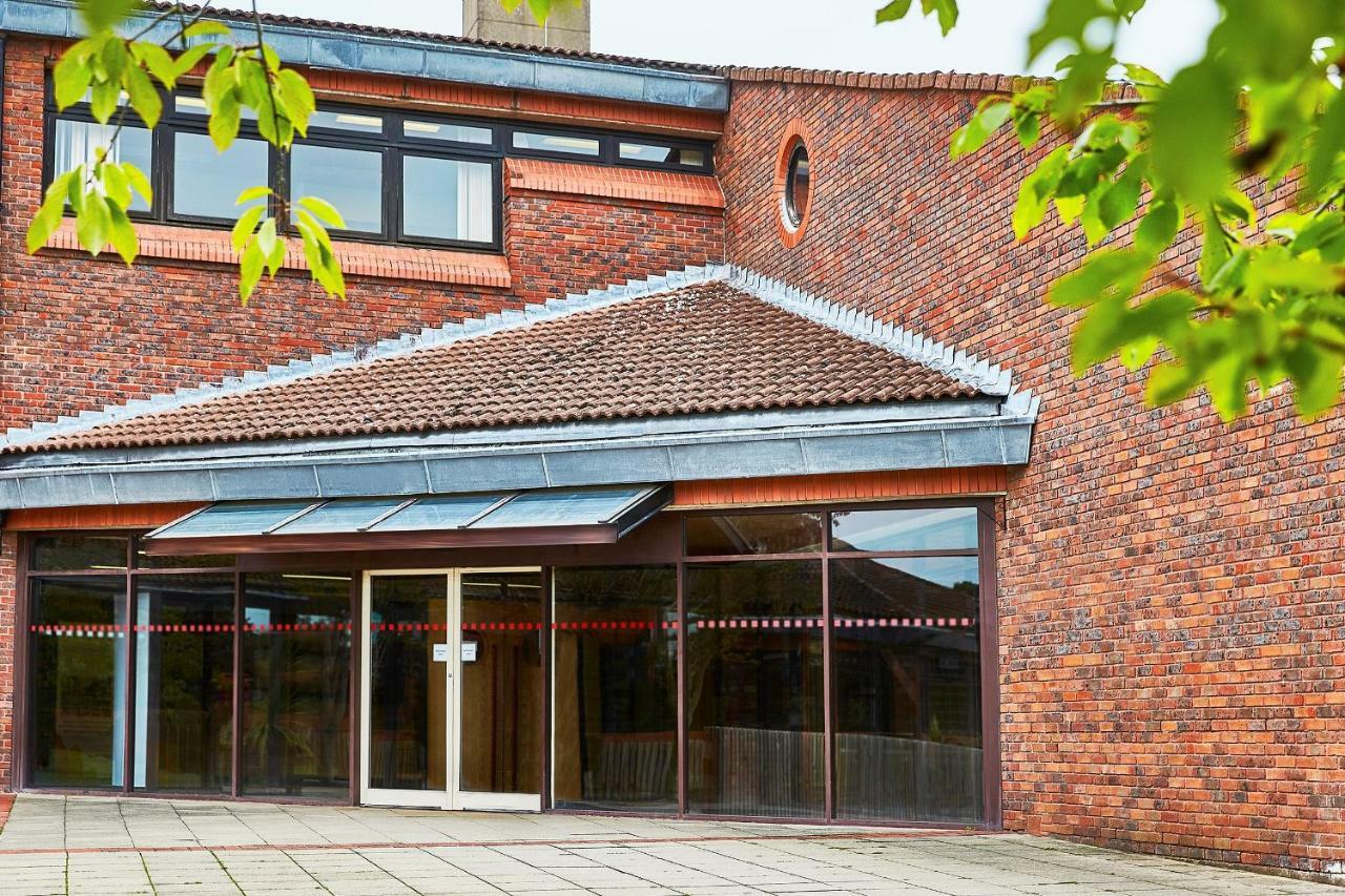 Yarnfield Park Training And Conference Centre 호텔 스톤 외부 사진