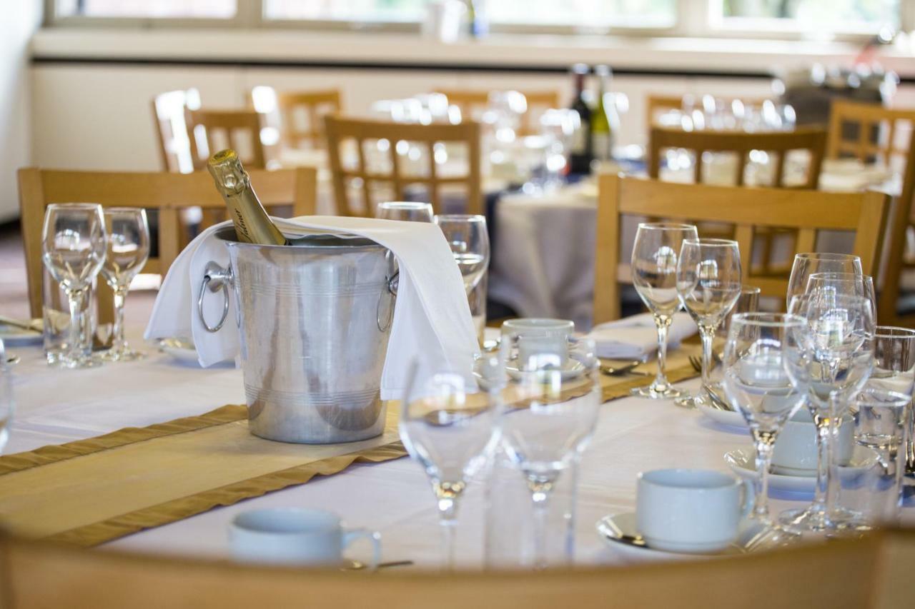 Yarnfield Park Training And Conference Centre 호텔 스톤 외부 사진