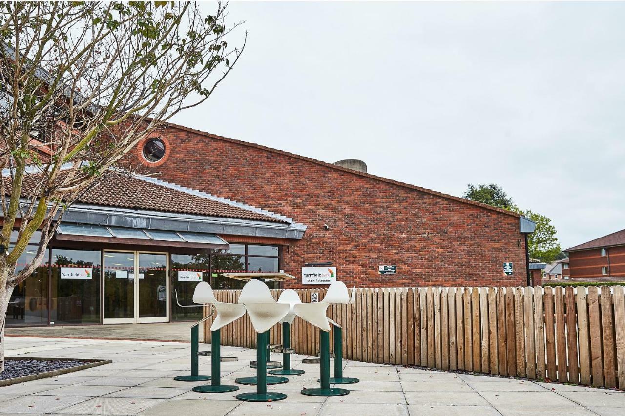 Yarnfield Park Training And Conference Centre 호텔 스톤 외부 사진