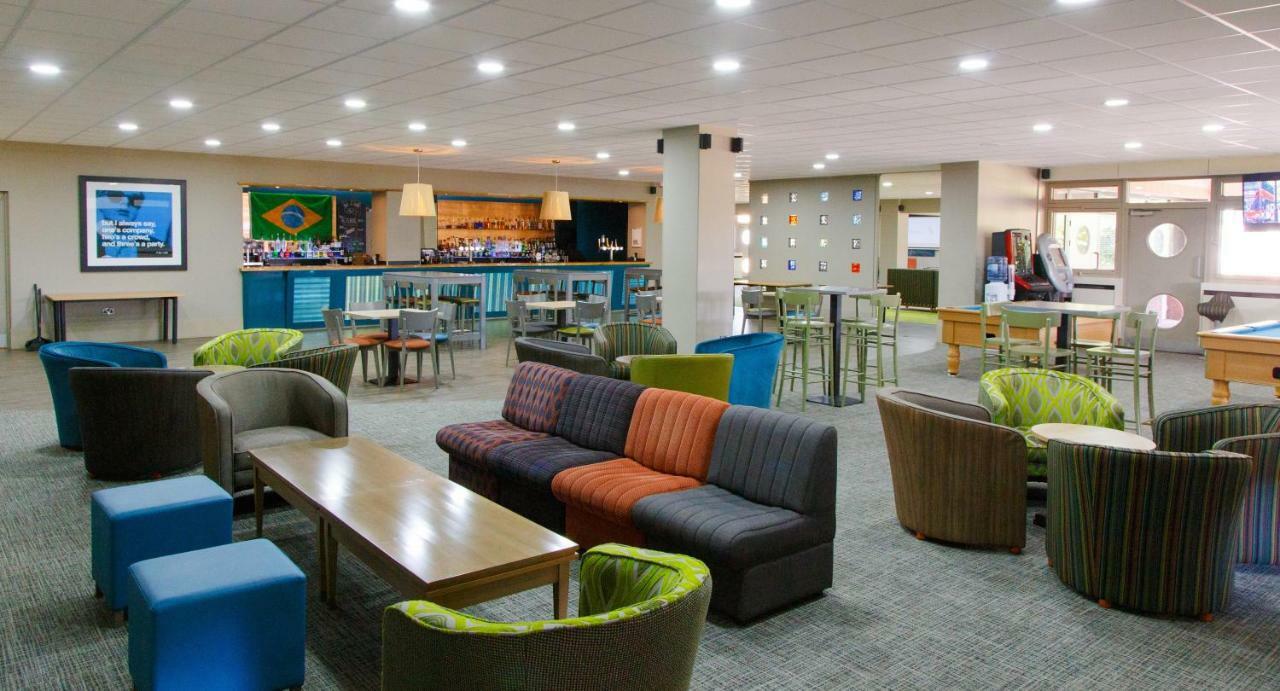 Yarnfield Park Training And Conference Centre 호텔 스톤 외부 사진