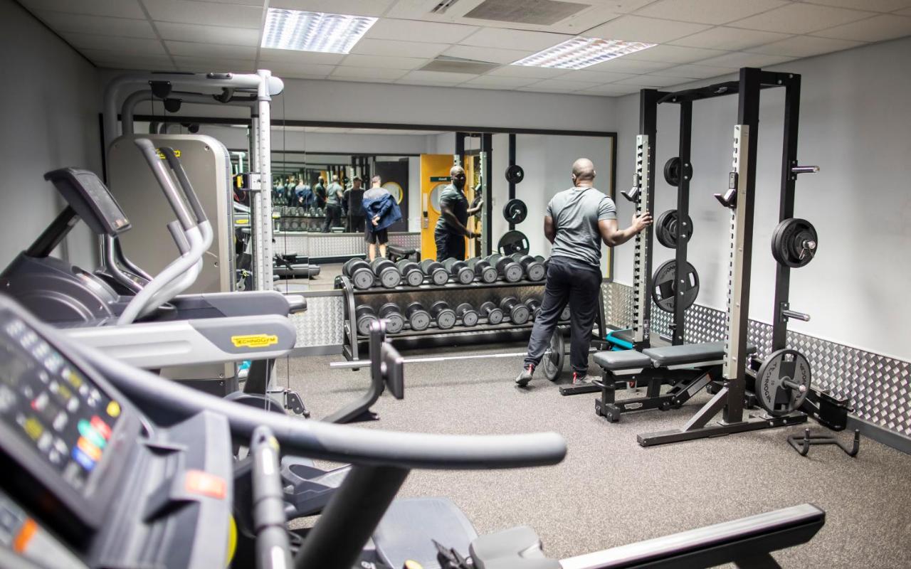 Yarnfield Park Training And Conference Centre 호텔 스톤 외부 사진