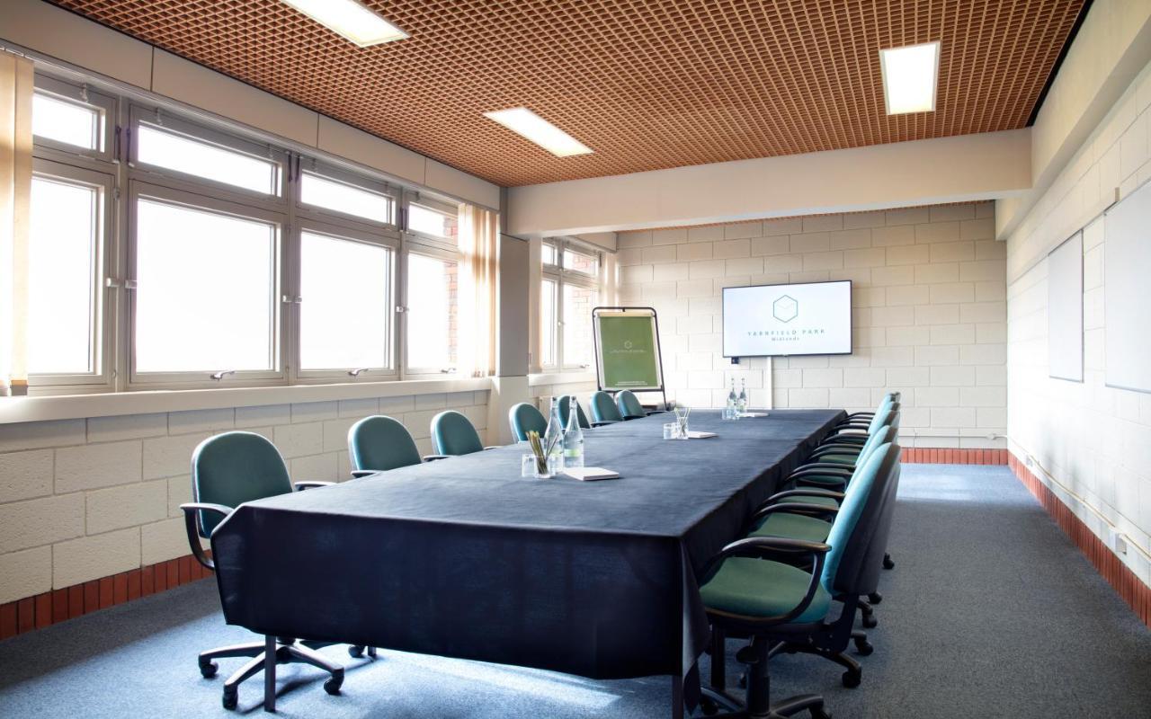 Yarnfield Park Training And Conference Centre 호텔 스톤 외부 사진