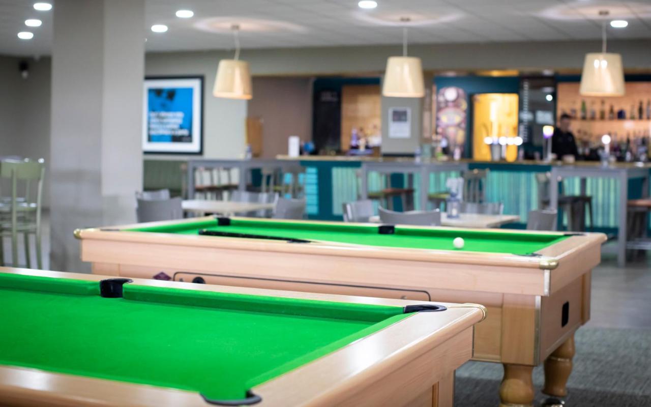 Yarnfield Park Training And Conference Centre 호텔 스톤 외부 사진